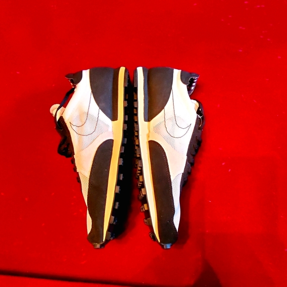 Mens Nike size 9.5 - Picture 2 of 5